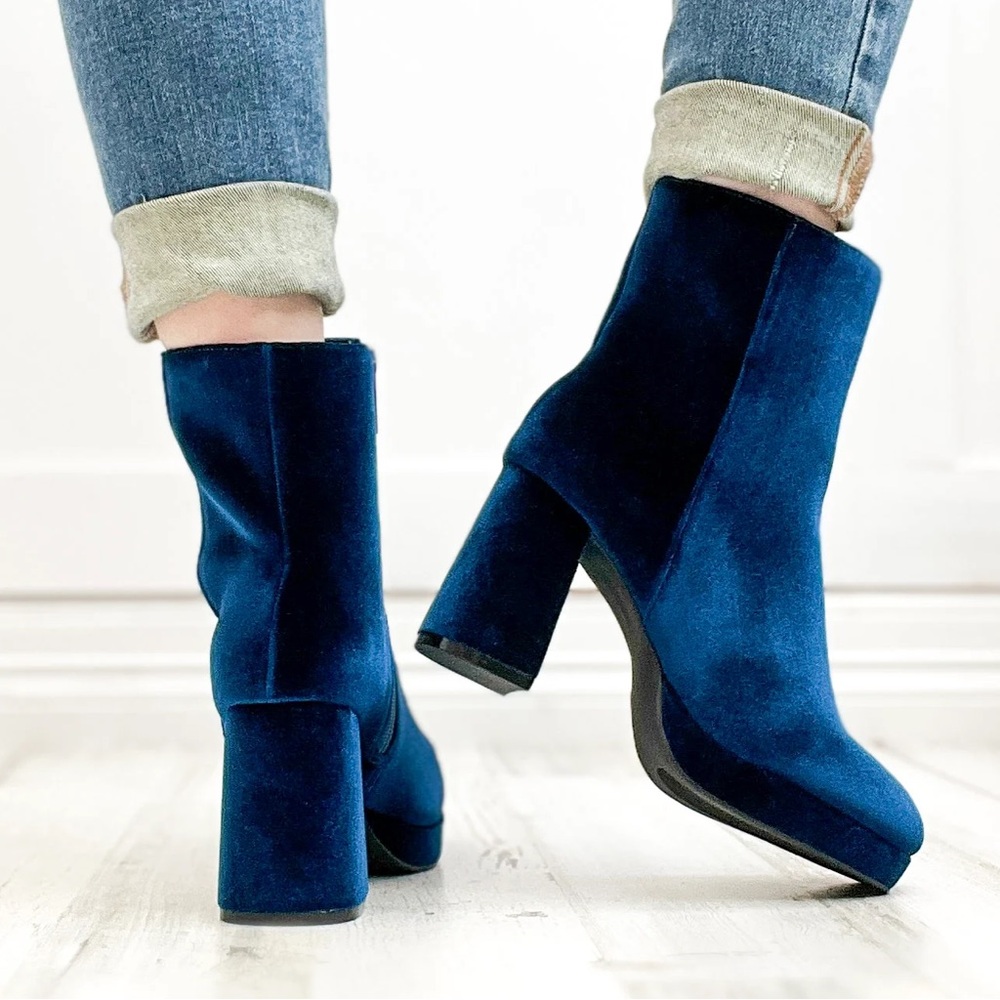Elegant Velvet Ankle Boots - Blue - Picture 2 of 3